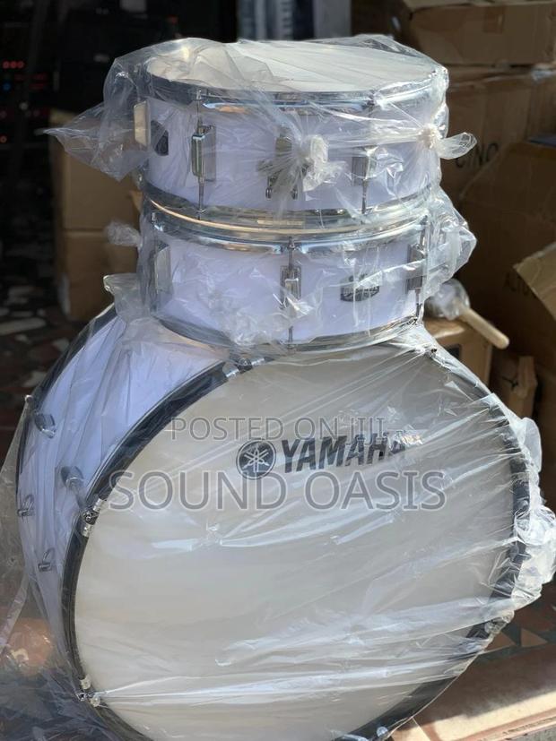 Yamaha 3set Parade/Marching Drumset With Accessories (White) · Photo 4