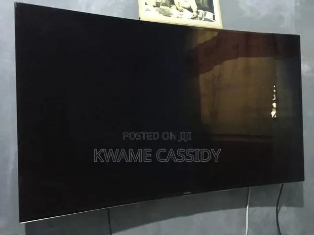 Samsung Smart Curve TV · Photo 1