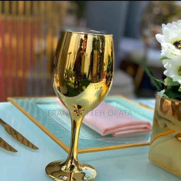Golden 6pcs Wine Glasses · Photo 3