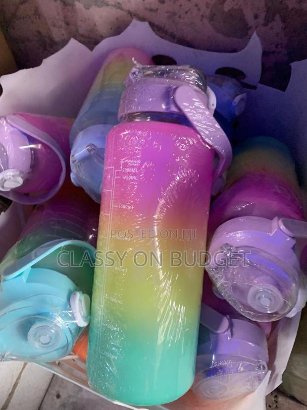 3 in 1 Water Bottle With Calibration · Photo 2