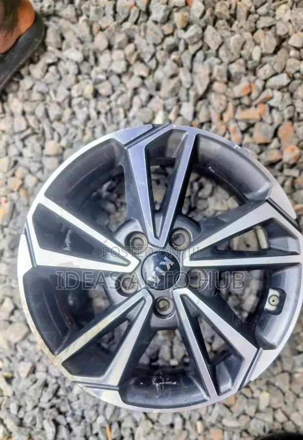 16-Inch Factory OEM Alloy Wheel Rim · Photo 1