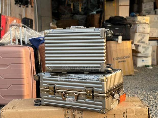 Zipless Trolling Traveling Luxurious Luggage at Plbagsgh · Photo 1
