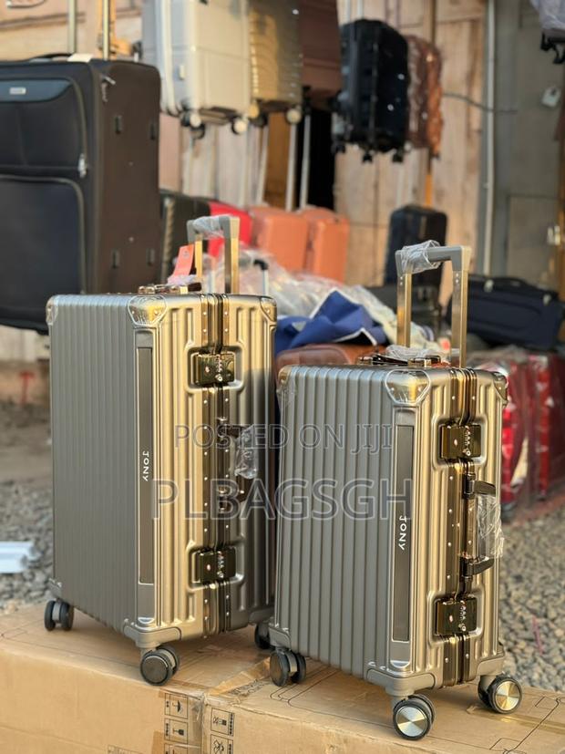 Zipless Trolling Traveling Luxurious Luggage at Plbagsgh · Photo 3