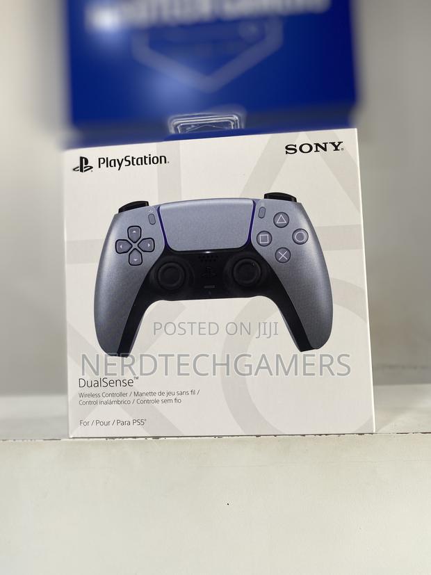 PS5 Dualsense Controller Silver · Photo 1