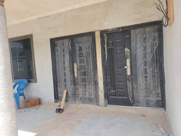 Chamber and Hall Self Contained and Self Compound · Photo 2