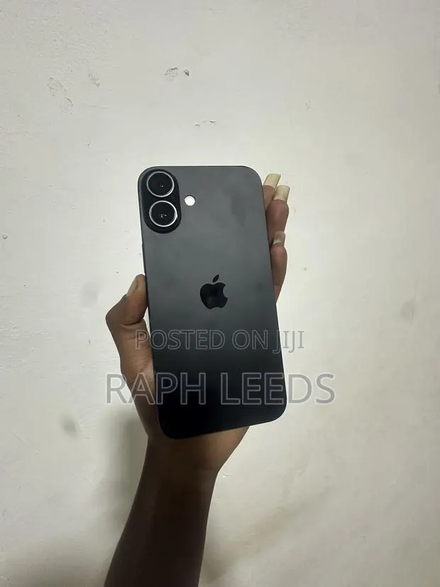 New Apple iPhone 16 Plus 128 GB Black · Photo 1