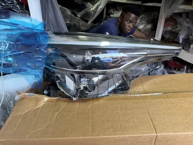 Toyota Corolla Cross 2020 2021 2022 2023 2024 2025 Headlight LED · Photo 1