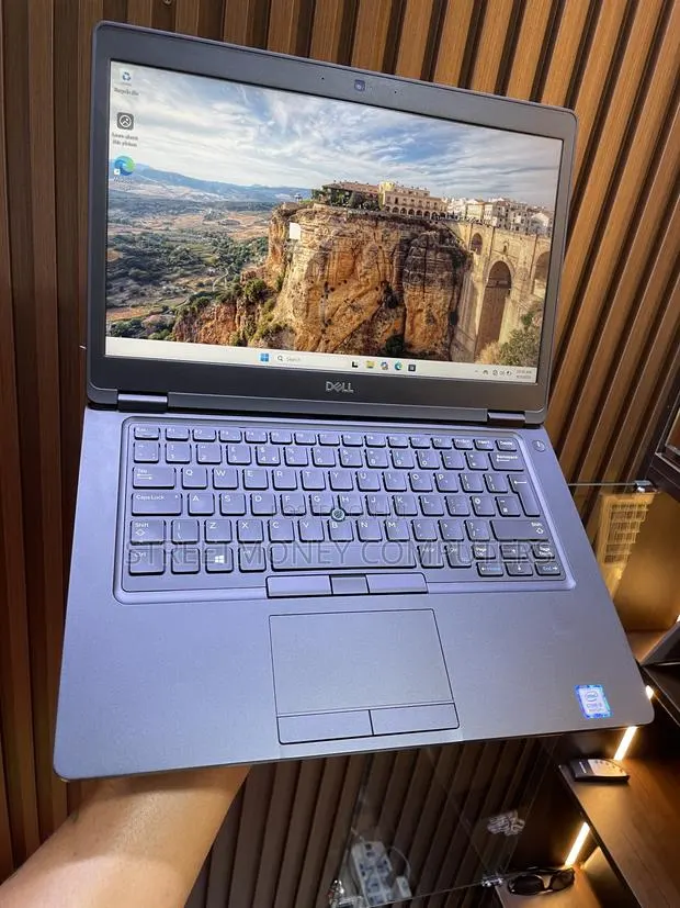 Laptop Dell Latitude 5490 8GB Intel Core i5 SSD 128GB · Photo 1