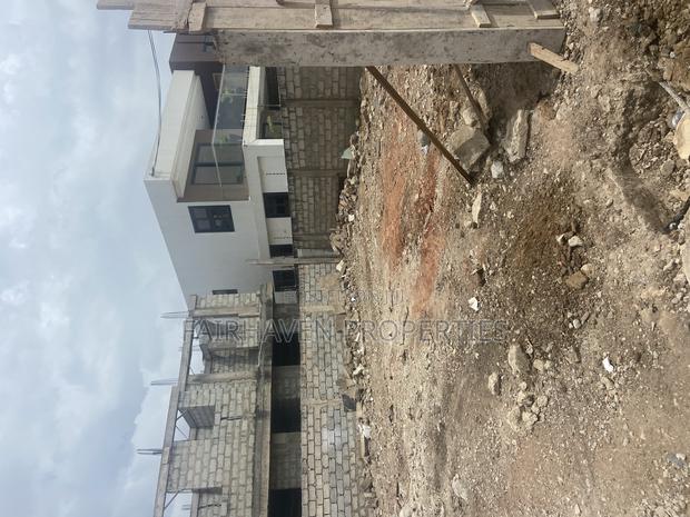 Half Plot of Land for Sale at East Airport · Photo 4