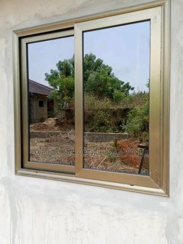 Aluminum Sliding Window With an Arc · Photo 2