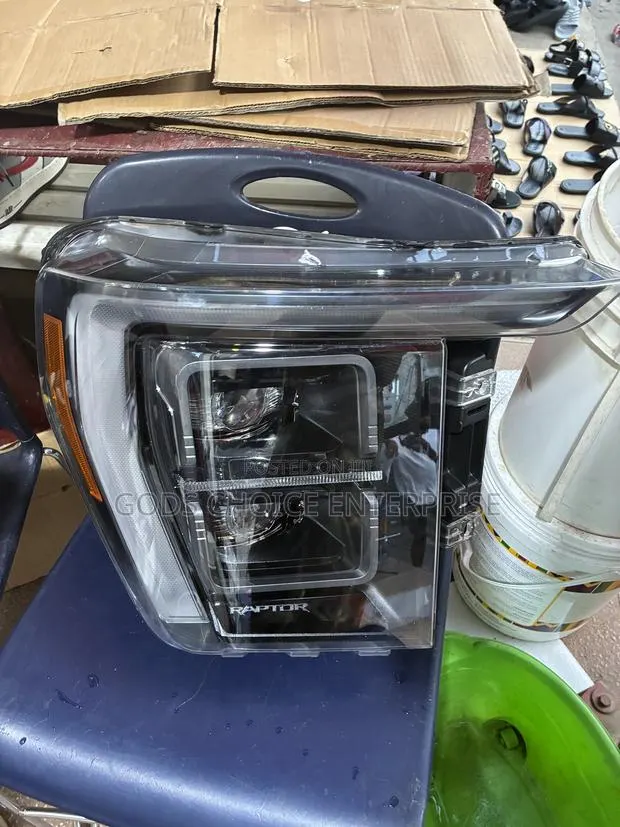 Headlight F150 Raptor 2022-2023-2024 Passenger Side · Photo 1
