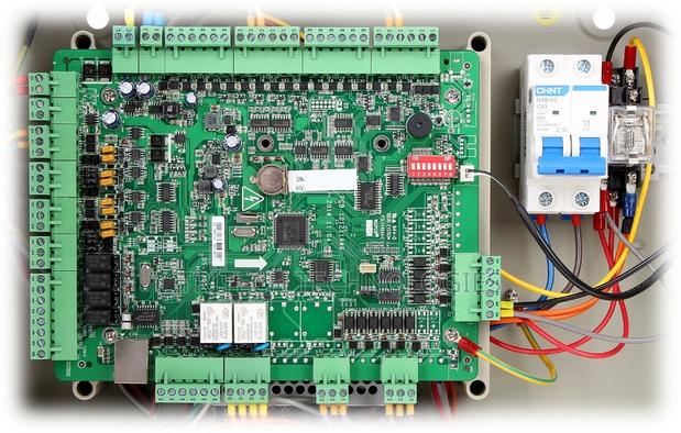 Hikvision Ds- Double Door Access Controller With Case · Photo 2