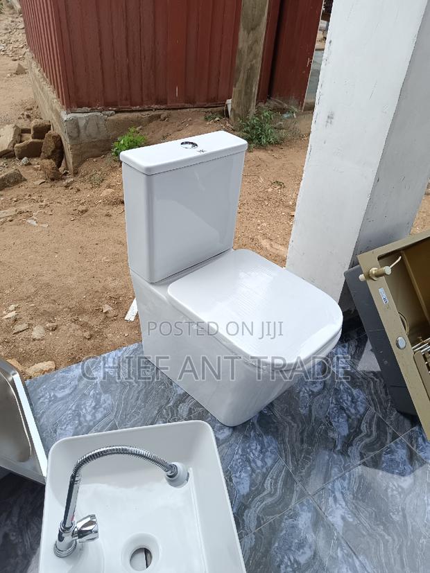 Slim Tank Toilet Seat Wc 309 · Photo 4