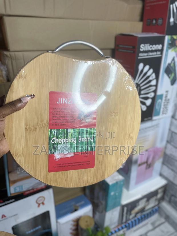 Stylish Wooden Chopping Board · Photo 4