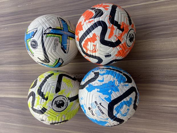 Original Size 4 Football Suitable for Grass Pitch · Photo 4