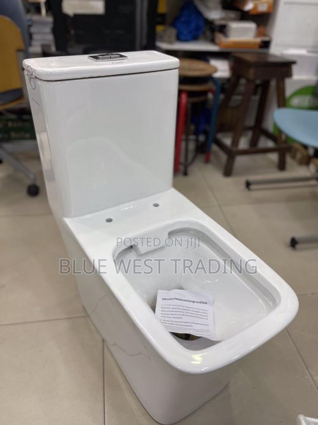 Frencia Water Closet - Master Bedroom Water Closet · Photo 3