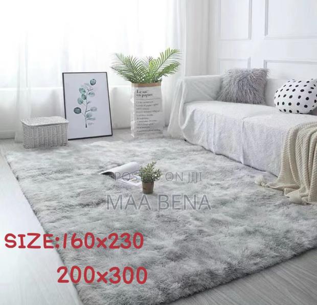 Fluffy Center Carpet · Photo 4