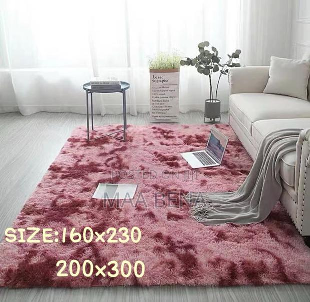 Fluffy Center Carpet · Photo 6