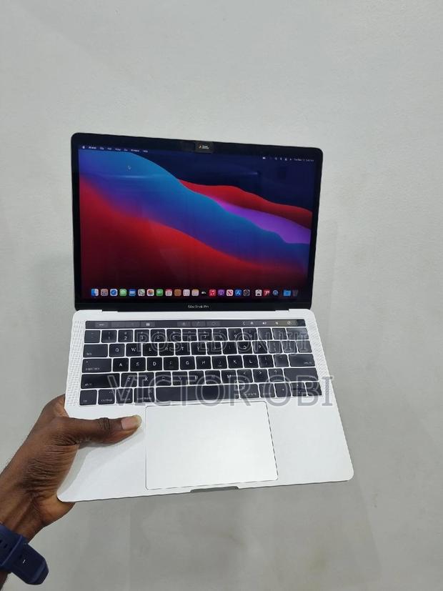 Laptop Apple MacBook Pro 2017 8GB Intel Core I5 SSD 256GB · Photo 4