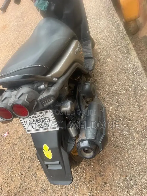 Yamaha V Max 2007 Silver · Photo 1