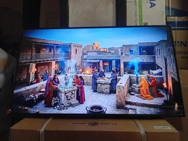 Samsung 43-Inch Home Cinema Smart Tv · Photo 1