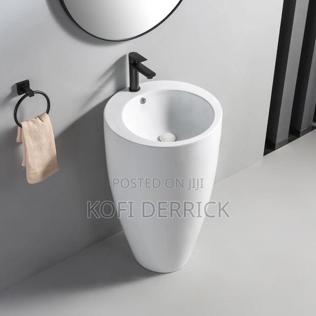 Freestanding Basin · Photo 4
