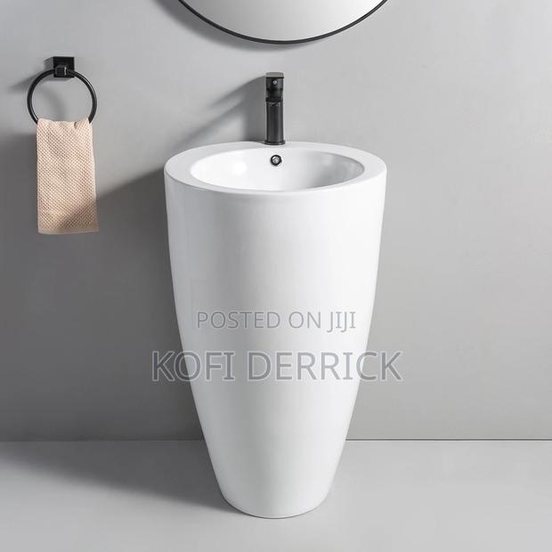 Freestanding Basin · Photo 3