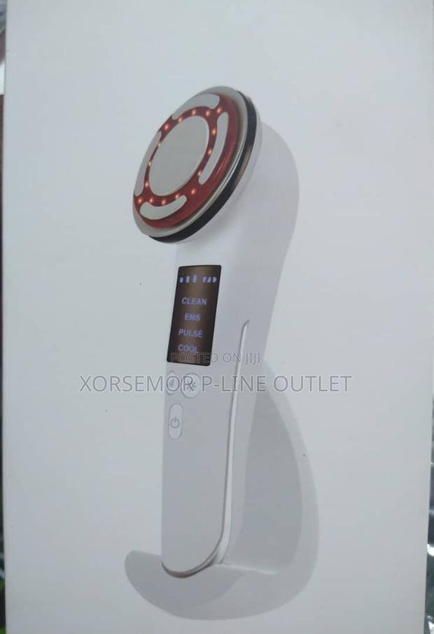Digital Facial Massage · Photo 1