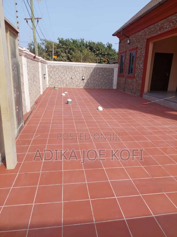 Excellent Stone's and Tilling Work · Photo 5