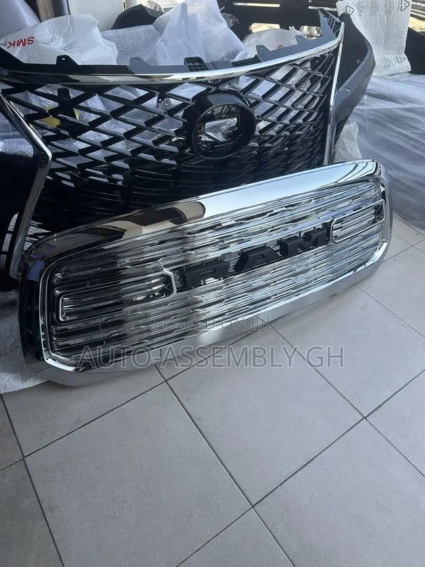 Dodge Ram 1500 Front Grill 2014,2015,2016,2017 · Photo 1