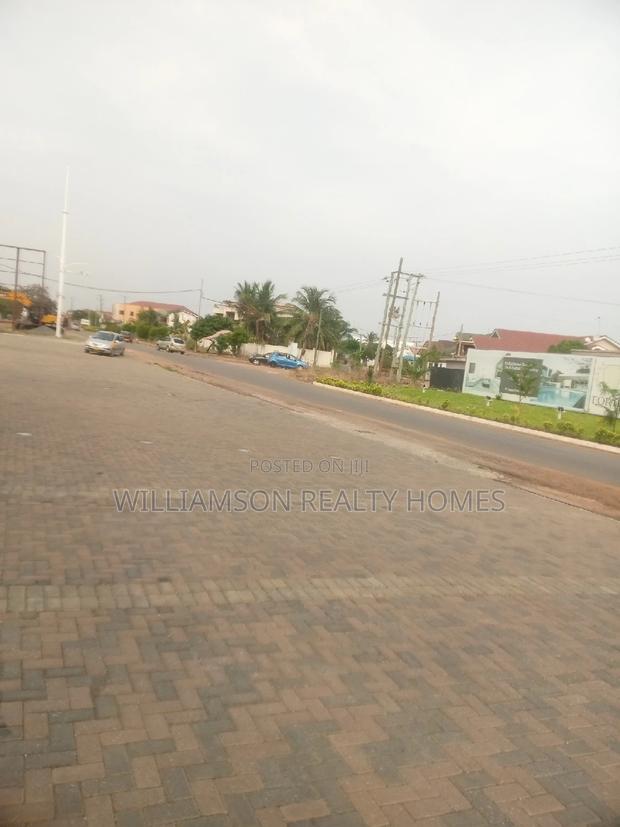 Road Side Double Shop/Showroom/Office Space 4rent, Spintex · Photo 6