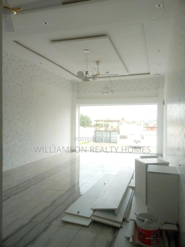 Road Side Double Shop/Showroom/Office Space 4rent, Spintex · Photo 5
