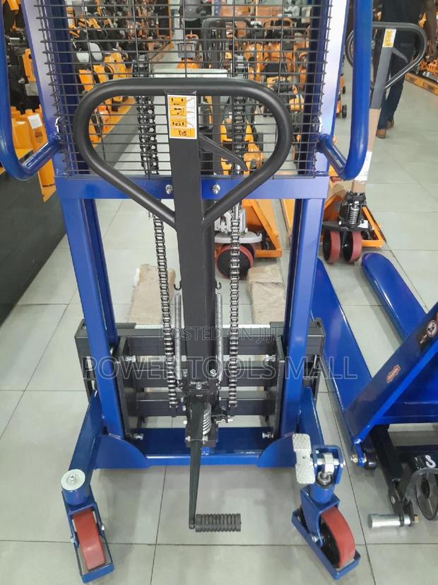 Manual Stacker 1500kg Wadfow · Photo 2