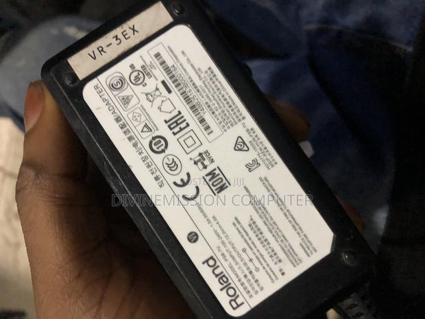 12v 4A Adapter for Laptops,Keyboards,Tv,And So On · Photo 3