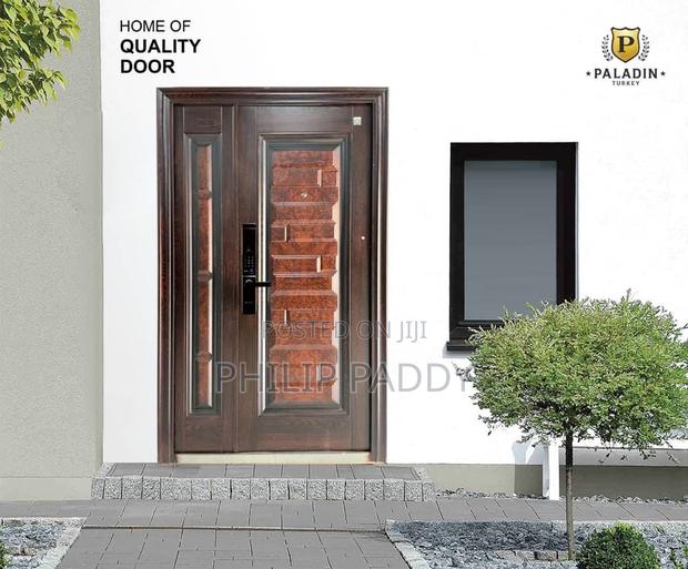 Smooth Door · Photo 1
