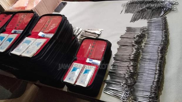Regular Suturing Practice Kit and Practice Pad · Photo 4