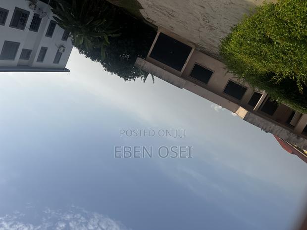 5bdrm Apartment in Dansoman for sale · Photo 8