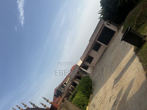 5bdrm Apartment in Dansoman for sale · Photo 6