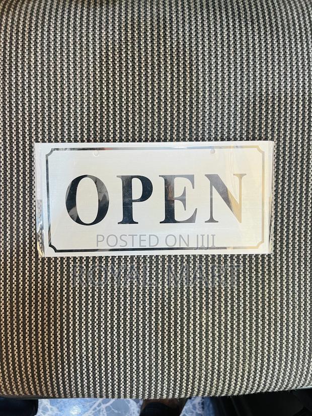 Open and Close Sign · Photo 1