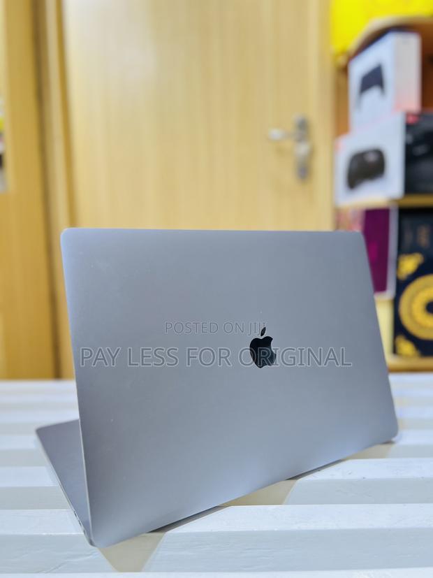 Laptop Apple MacBook Pro 2019 16GB Intel Core i7 SSD 512GB · Photo 1