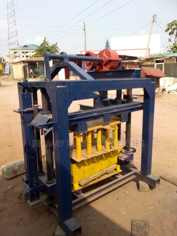 Industrial Quality Block Machines for Sale · Photo 1