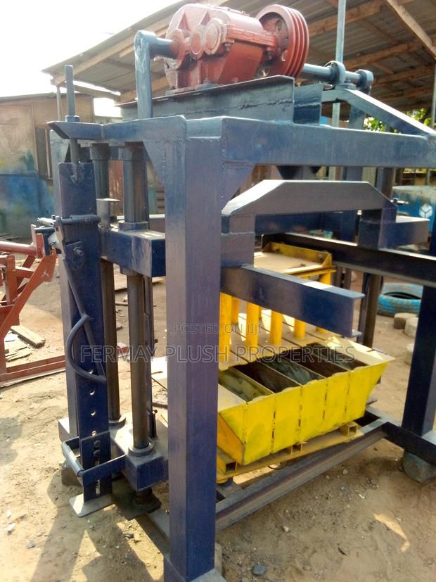 Industrial Quality Block Machines for Sale · Photo 2
