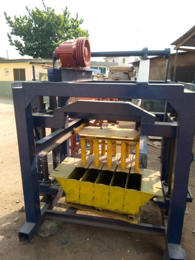 Industrial Quality Block Machines for Sale · Photo 3