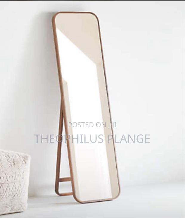 Standing Mirror · Photo 1