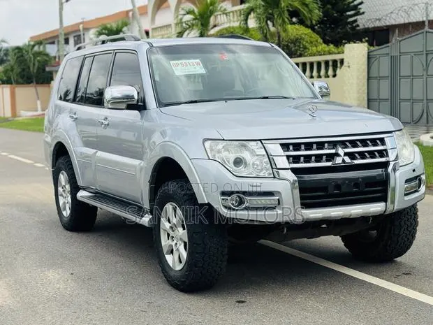Mitsubishi Pajero V80 3.8 V6 GLS 2018 Gray