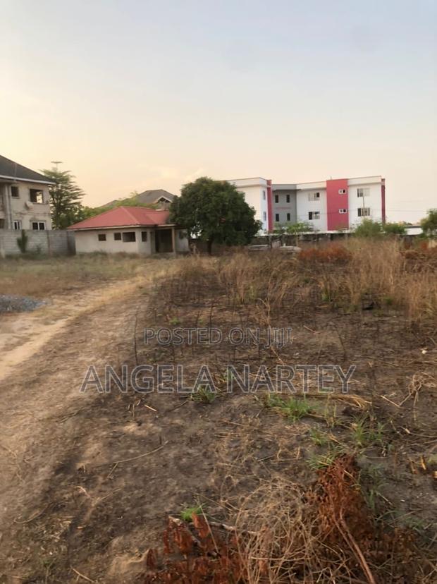 Titled One Acre Land in a Gated Community in Sakumono Estate · Photo 1