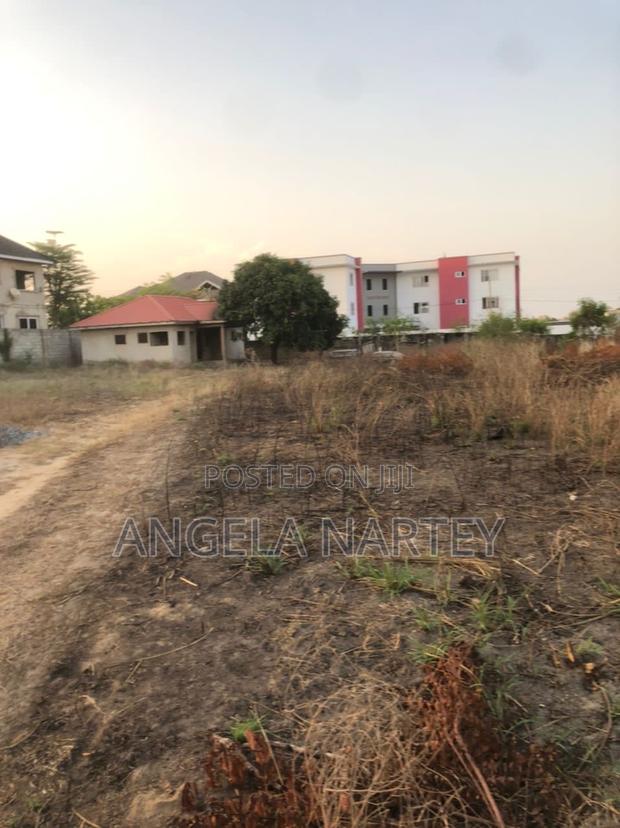 Titled One Acre Land in a Gated Community in Sakumono Estate · Photo 4