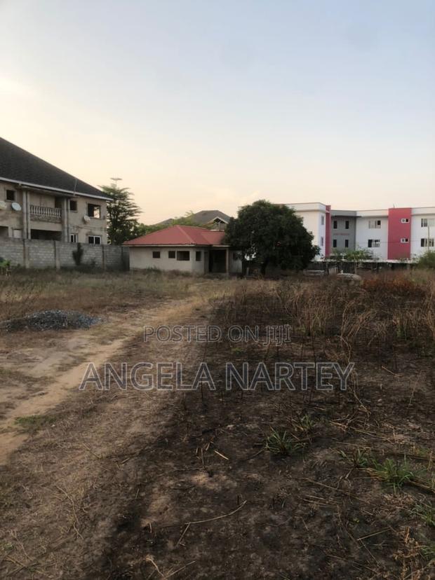 Titled One Acre Land in a Gated Community in Sakumono Estate · Photo 5