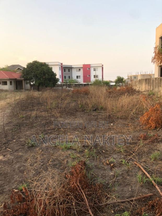 Titled One Acre Land in a Gated Community in Sakumono Estate · Photo 3