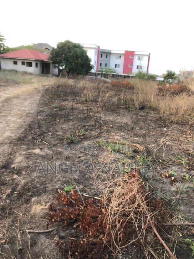 Titled One Acre Land in a Gated Community in Sakumono Estate · Photo 7